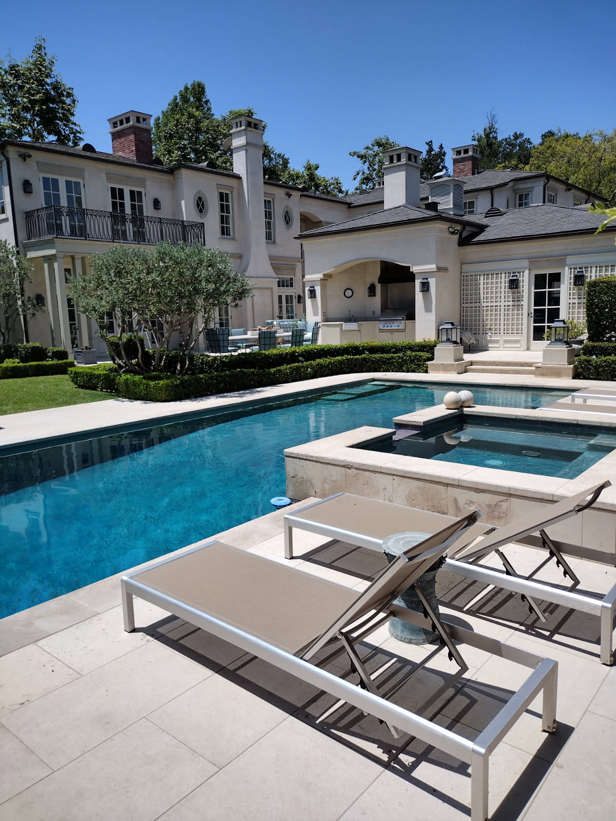 Poolside Los Angeles home with freshly cleaned windows